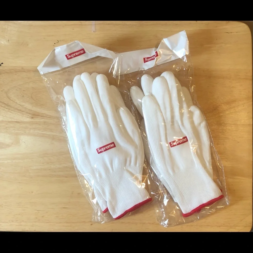 Supreme Rubber Gloves and Stickers SS20 - Picture 2 of 3
